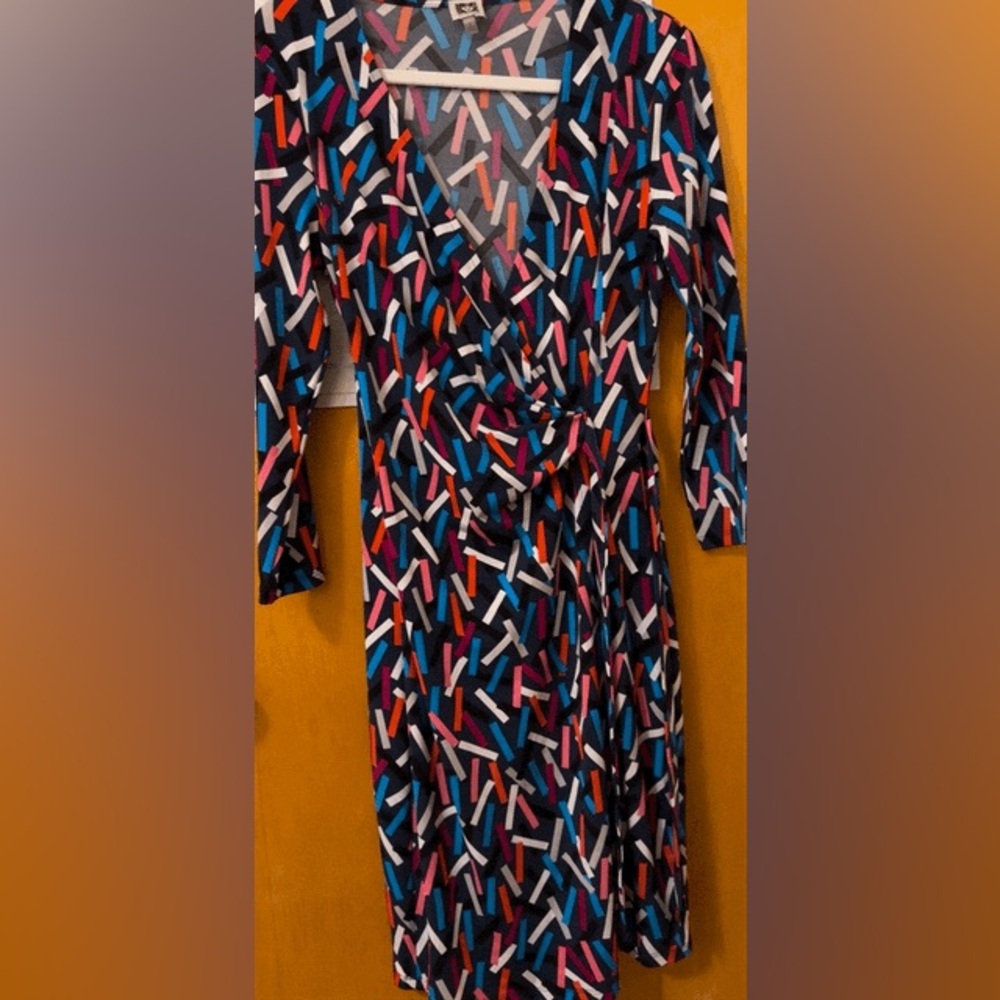 This 3/4 sleeve stretch faux wrap dress ptp 20